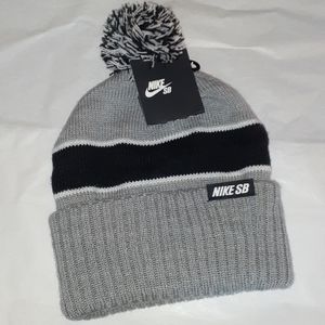 Nike SB Beanie Black White and Grey NWT